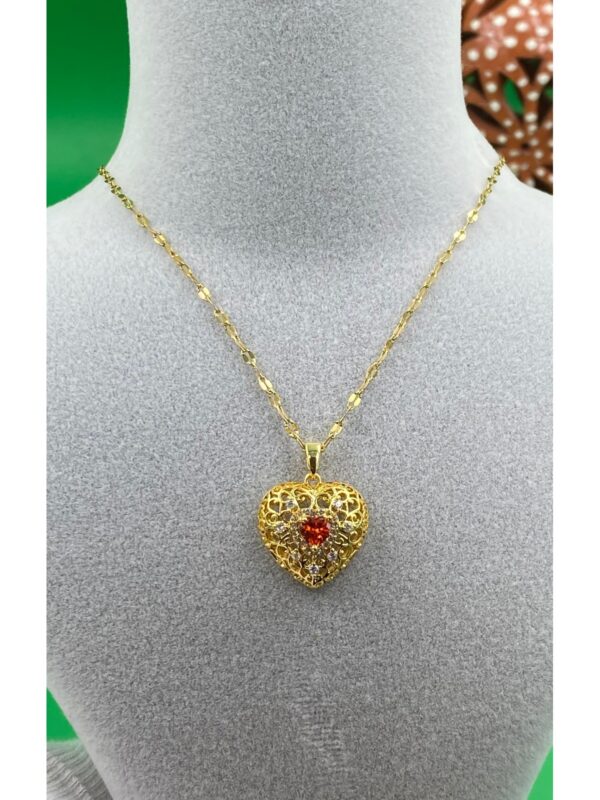 Gold Renk Yakut Kırmızısı Zirkon Taşlı Kalpli Kadın Çelik Kolye - Görsel 1
