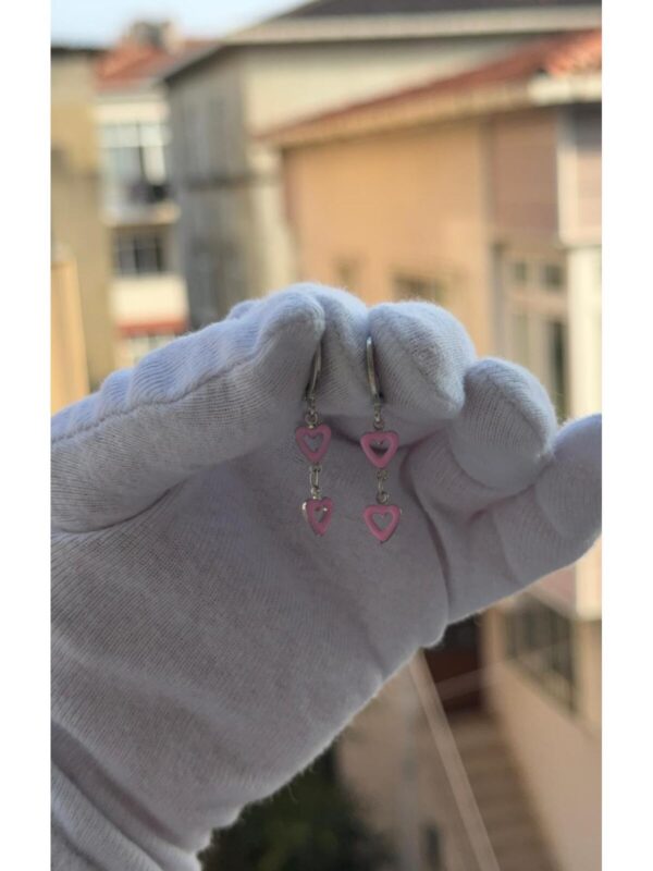Kadın Gümüş Renk Pembe Kalpli Şık Tasarım Sallantılı Küpe - Görsel 3