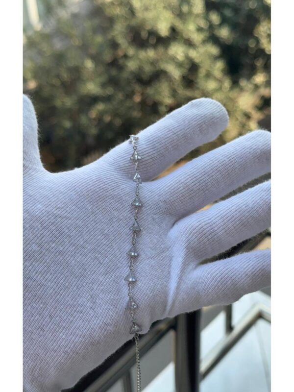 Kadın Gümüş Renk Üçgen Kesim Zirkon Taşlı Bileklik 18 CM - Görsel 2