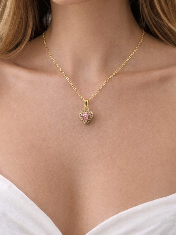 Minimal Pembe Kalpli Altın Renk Çelik Kadın Kolye